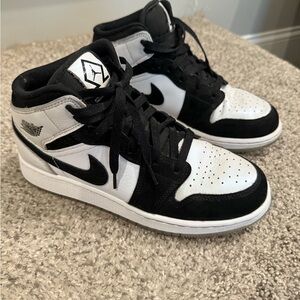 Jordan’s youth 6